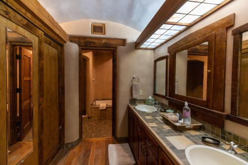 284802017 El Portal Sedona Hotel