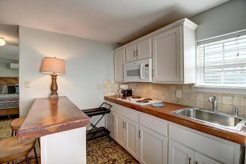 Kahuna Cottage - image 9