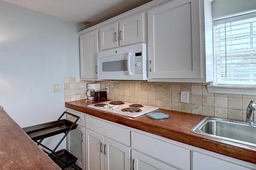 Kahuna Cottage - image 10