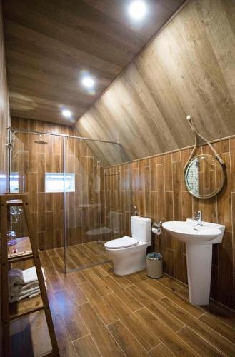 Bathroom, TTC Dreamy Hill Resort (Unlimited Access to TTC World - Thung Lung Tinh Yeu) in Love Valley / Dream Hill