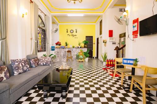 Tú Uyên Homestay - 로비
