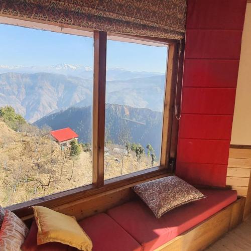 Majestic Himalayan homestay in Daroli
