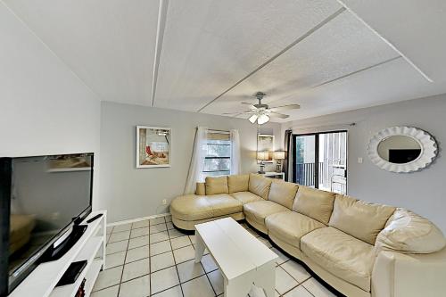 104 East Parade Condo Unit 17 - image 8