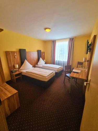 1 queen bed