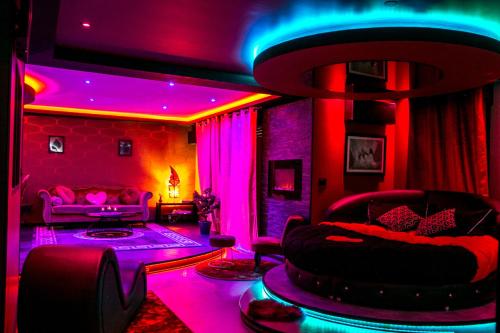 L'Insolite Spa Privatif ''Suite Luxueuse-Jacuzzi, Тулуза (фото 7)