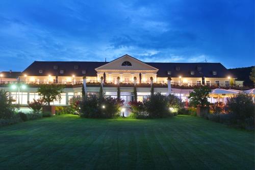 Kert, Kurpark-Hotel in Bad Durkheim