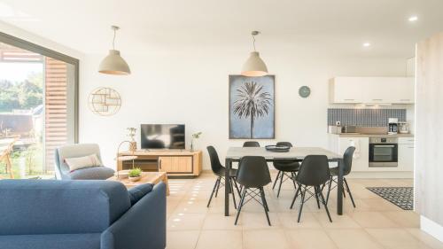 Villa Spacieuse avec Jacuzzi Privatif - image 10
