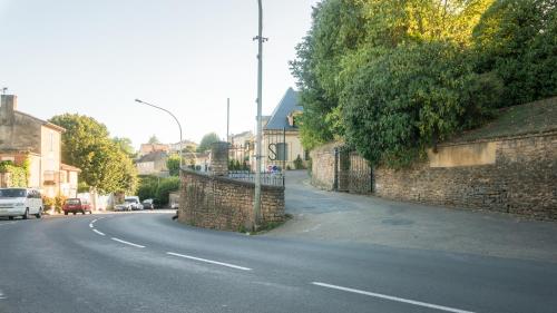 Villa Spacieuse avec Jacuzzi Privatif - image 8
