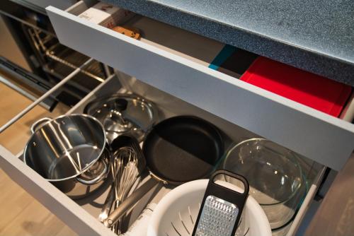 Free parking, Gym & Security, Air conditioner, kitchen & washing machine, children's playground, 4K OLED TV & HighSpeed WiFi, Skyline view balcony in CENTRAL location