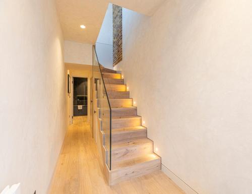 Picture of Stylish 2-Bed Loft Apartment Near Battersea Park, South London