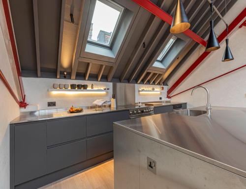 Picture of Stylish 2-Bed Loft Apartment Near Battersea Park, South London