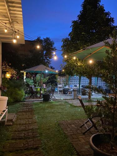 Embay House & Private Pool - Bogor