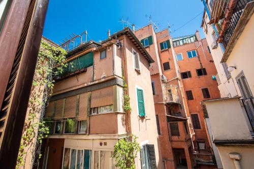 Grand suite Trevi Fountain AC / WiFi / Gas Heat
