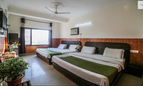 Hotel Today, Katra