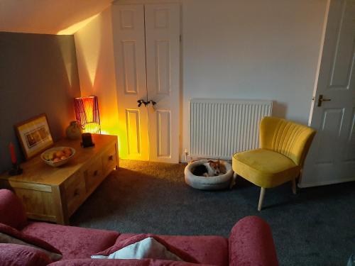 Colourful, Cosy 1 Bed Apartment & Enclosed Garden., , Argyll and the Isle of Mull