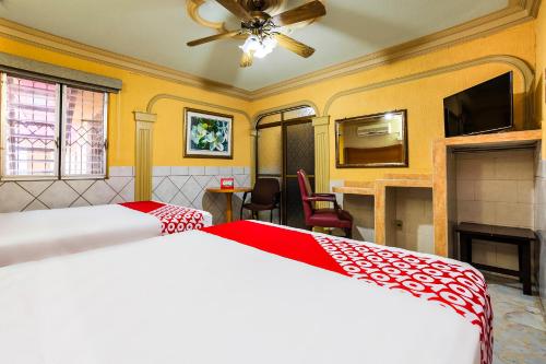 2 queen beds