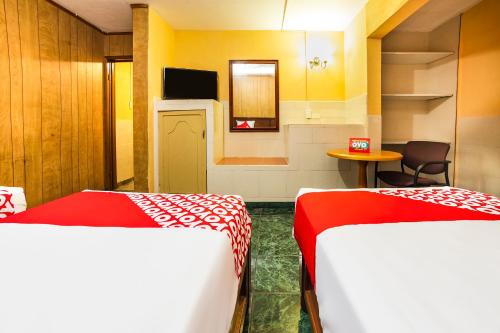 4 twin beds