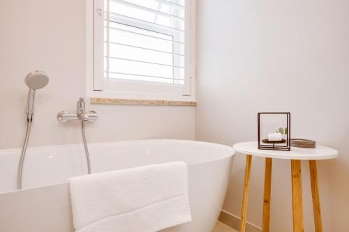 284869577 Amberhall Guesthouse