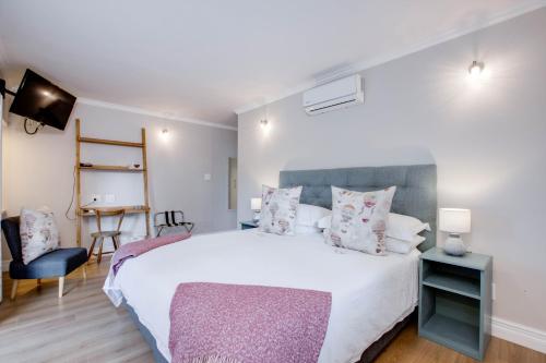 284869579 Amberhall Guesthouse