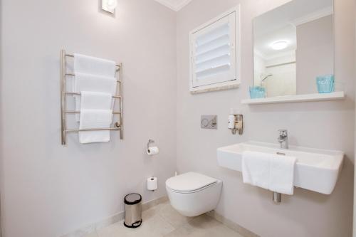 284869599 Amberhall Guesthouse