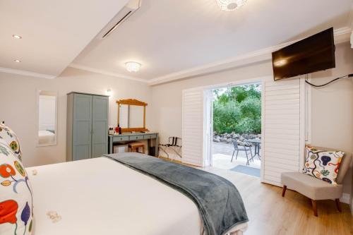 284869795 Amberhall Guesthouse