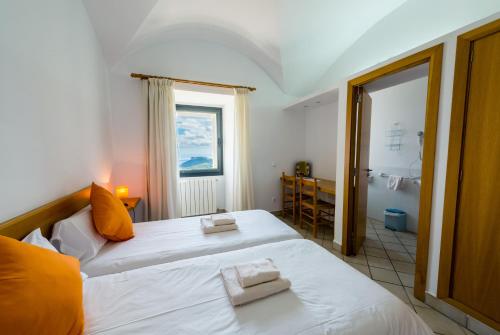 Sant Salvador Hostatgeria Room Type - Twin Room