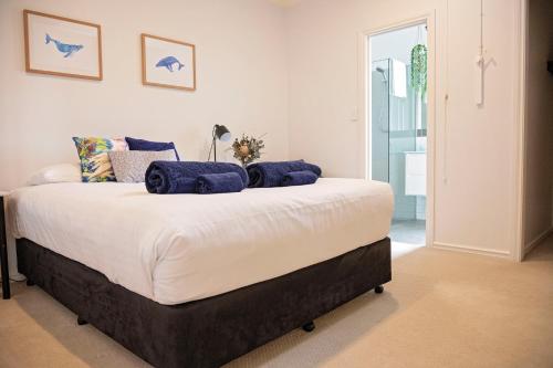 Albany Beachside Accommodation - Tap to explore photos