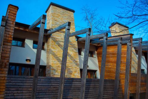 Zunanjost, Meshtekna in Prevalle