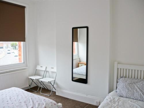 Corner House apartment - image 8