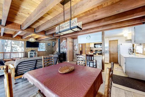 Picture Perfect Chalet - image 4
