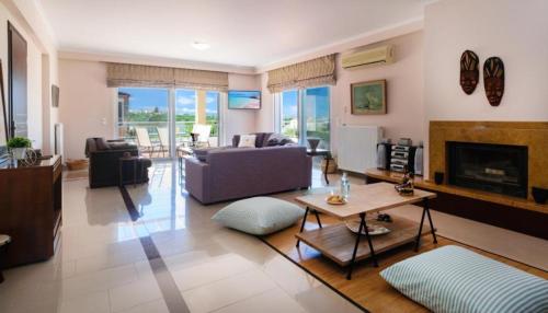 Stunning Comfortable Family House in Chania gîte à louer Darátsos