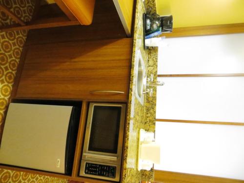 Microtel by Wyndham South Bend Notre Dame University - image 31