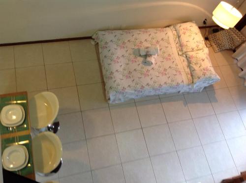 One-Bedroom Apartment image 4