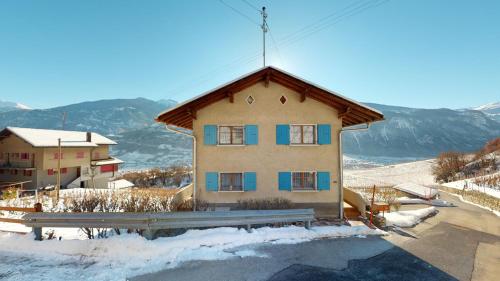 Charming semi-detached house, near Sion and Crans-Montana