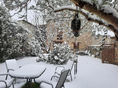 Dārzs, Apartamentos La Borda Castillon in Tierrantona