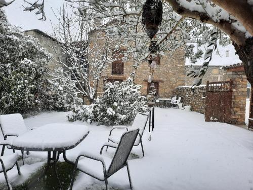 Skats, Apartamentos La Borda Castillon in Tierrantona