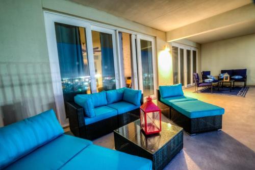 BRAND NEW!Laketown Wharf 334! Beautiful 3 BD Great Amenities And Great Location