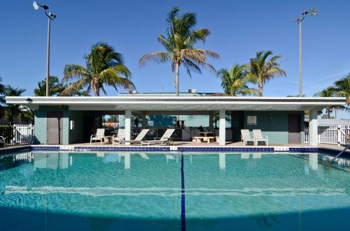 Americas Best Value Inn Fort Myers - image 9