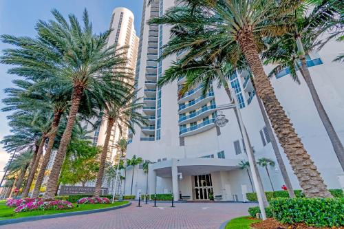 Cloud9 - Sunny Isles Beach at Trump Tower