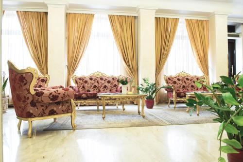 ห้องส่วนกลางสำหรับนั่งเล่น/ดูทีวี, โปดอล พลาซ่า โฮเต็ล (Podol Plaza Hotel) in โปดิลสกี