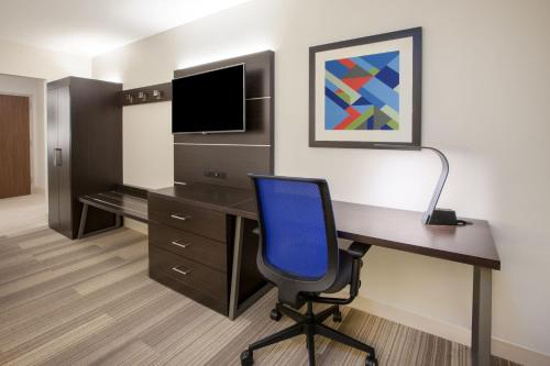 Holiday Inn Express & Suites Brunswick, an IHG Hotel