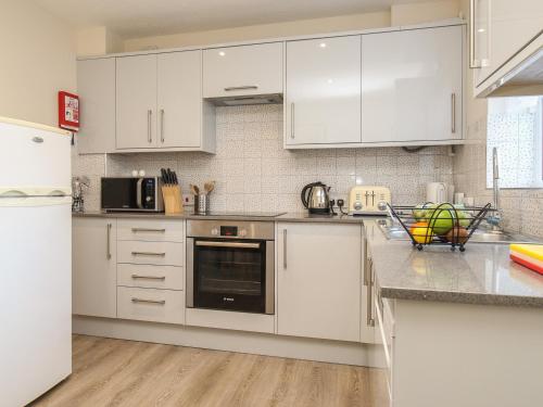 Anvil House WEYMOUTH - image 14