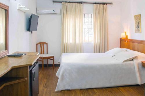 Hotel Oasis in Pine Beach