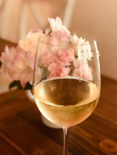 The Farmhouse Inn & Kitchen, 2 blocks from Downtown Whitefish, Montana - 식음료(F&B)