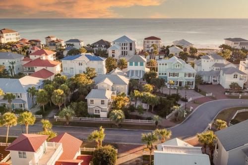 Blue Jay - Spectacular Destin Getaway w Pool & Deck