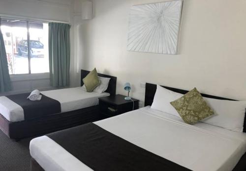 Coral Sands Motel Set in a prime location of Mackay, Coral Sands Motel puts everything the city has to offer just outside your doorstep. The hotel has everything you need for a comfortable stay. To be found at the hote