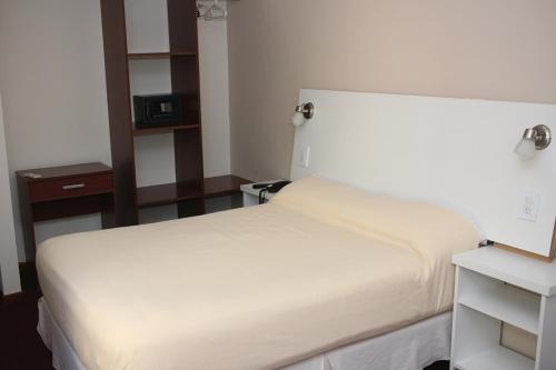 Hotel Catedral San Rafael - image 2