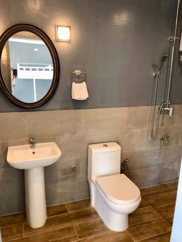 PAYAG SUITES Room Type - Deluxe Quadruple Room