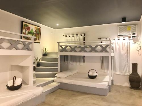 PAYAG SUITES Room Type - Deluxe Quadruple Room