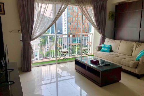 Spacious Studio Condo near The Curve & IKEA Damansara